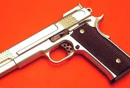 FAKE METAL GUN USED FOR SELF DEFENCE
